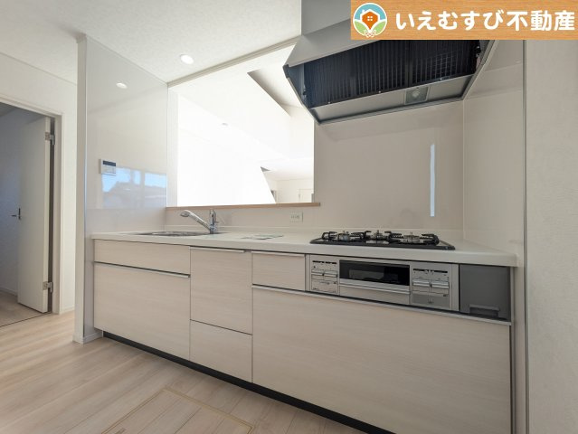 Cradle garden　上里町大御堂第4のキッチン|機能性収納性に溢れるキッチン。
収納もたっぷり付いていてすっきり片付く！毎日楽しくお料理が出来そうです！