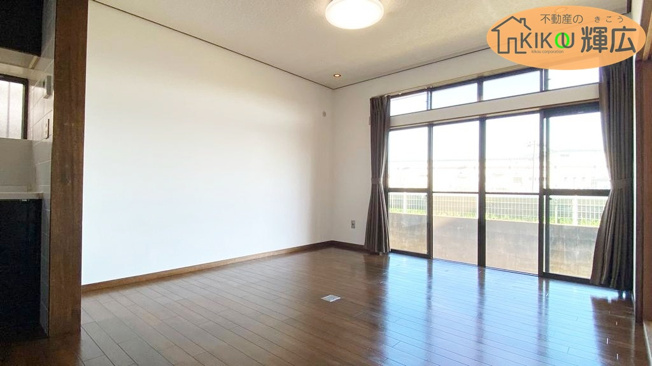 【居間・リビング】 | 加古川市東神吉町天下原　中古戸建