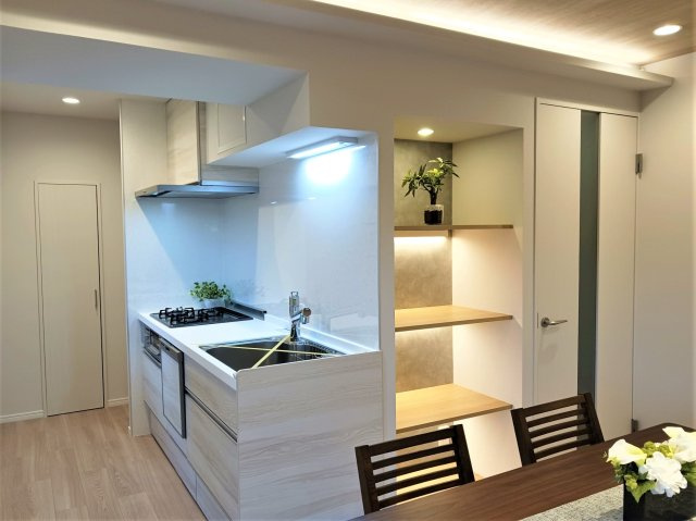 イトーピア稲毛マンション　4階角部屋　角部屋なので窓が多く明るい印象が強いです