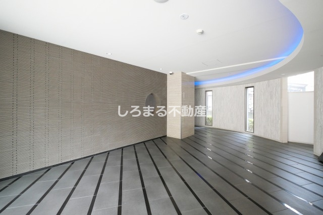 セレニテ京橋クレアのロビー