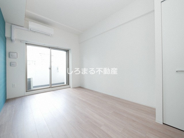 セレニテ京橋クレアの居間・リビング