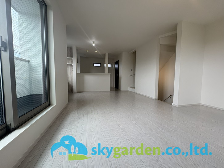 藤沢市片瀬1期　新築戸建　全2棟1号棟の居間・リビング