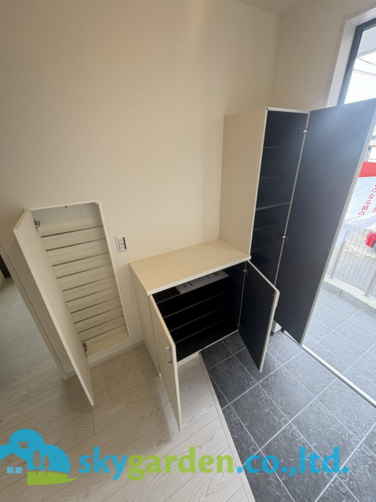 藤沢市片瀬1期　新築戸建　全2棟1号棟の玄関