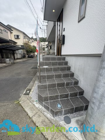 藤沢市片瀬1期　新築戸建　全2棟1号棟の玄関