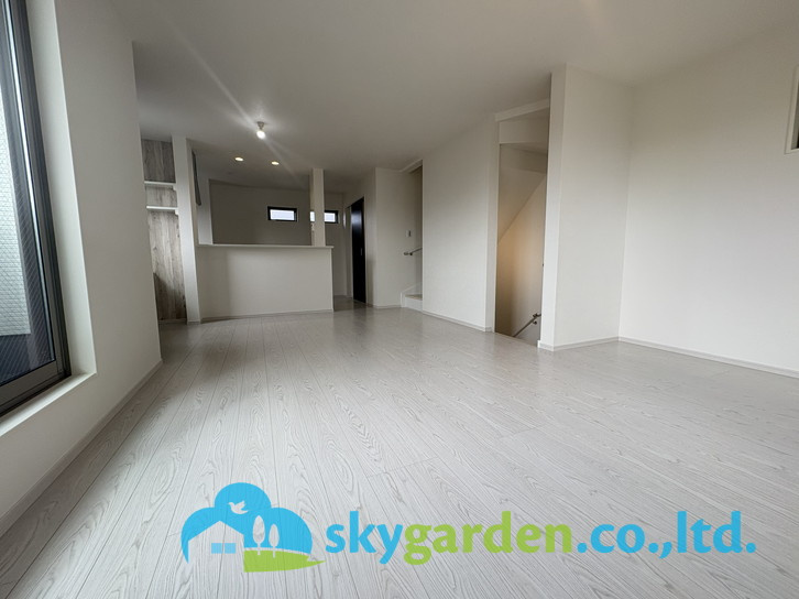 藤沢市片瀬1期　新築戸建　全2棟1号棟の居間・リビング