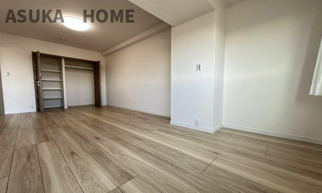 ニューシティ東戸塚　東の街四号館の洋室