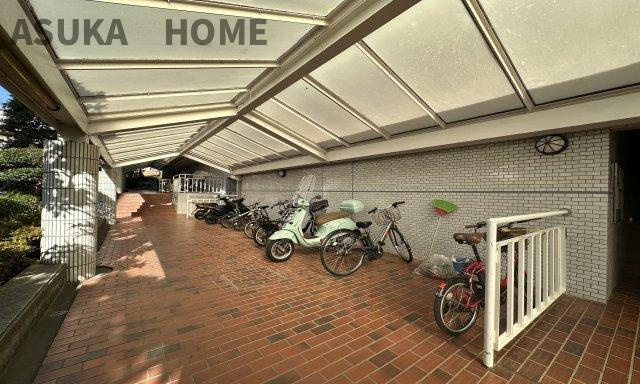 ニューシティ東戸塚　東の街四号館の駐輪場