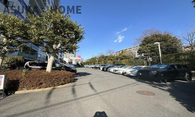 ニューシティ東戸塚　東の街四号館の駐車場