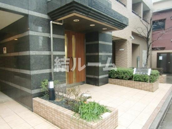 豊島区北大塚３丁目の賃貸マンションのエントランス