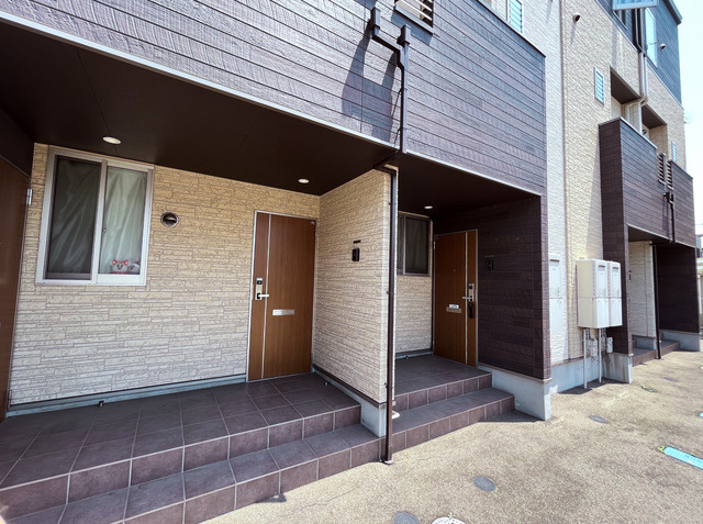 エルキュールB棟のエントランス