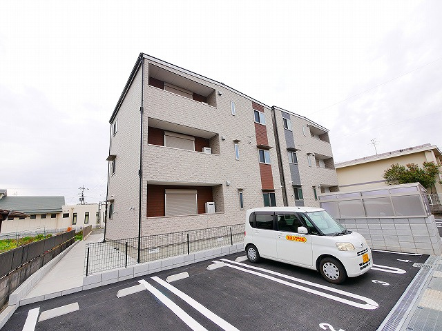 フォレスト木津B棟の外観