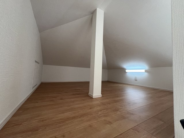 昭島市郷地町2丁目　新築戸建全2棟のその他|【ロフト】4.5帖　シーズンオフの家電や布団など収納に困りません！固定階段で上り下りらくらく♪