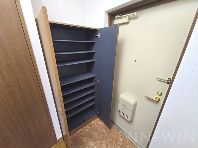 プリマヴェーラSAKURA 弐番館の玄関