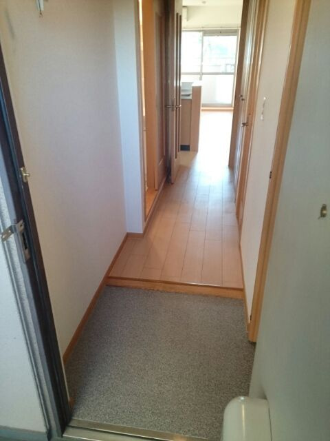 ジュネスの玄関