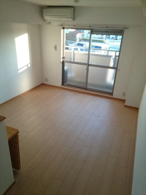 ジュネスの居間・リビング