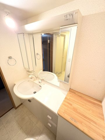 サンヴィアーレ　アクアの独立洗面台