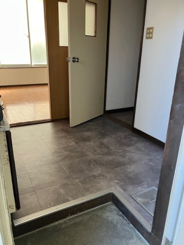 コーポグリーンの玄関|明るい玄関です