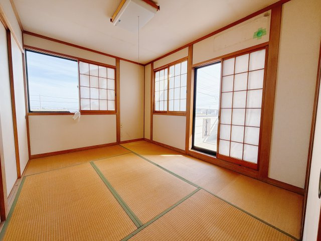 【中古戸建】佐波郡玉村町大字樋越の和室|■2階和室｜おじいちゃんやおばあちゃんが遊びに来たときにゆったりとくつろげるスペースがあると喜んでくれますよね♪