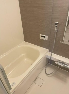 【浴室】 | カゼッタスッド | 追い焚き機能、浴室乾燥機付きバス。