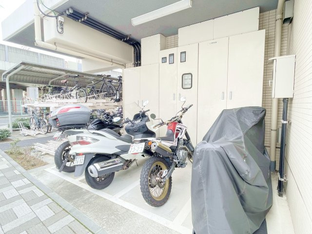 ベルシード梅島ブランシュの駐輪場