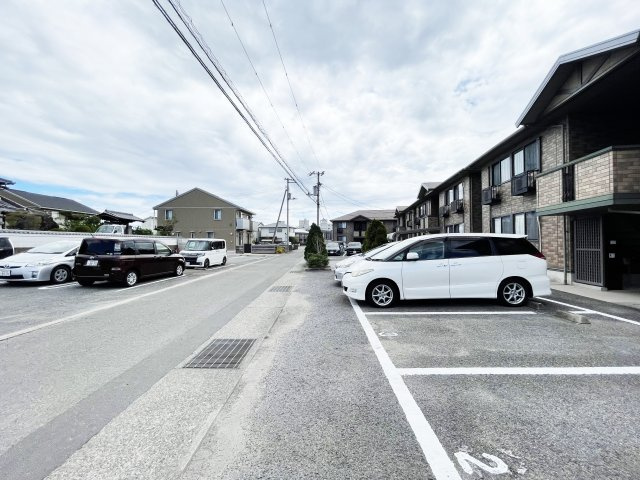 クウラージュ　D棟の駐車場