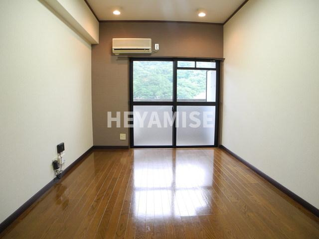 アーバンプレイスの居間・リビング|※写真は401号室のものになります※