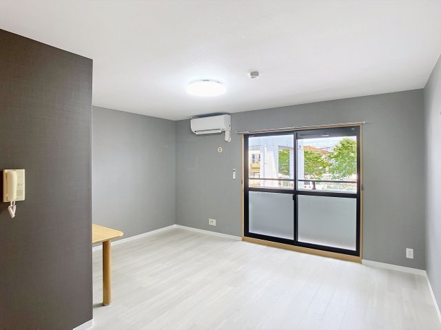 ヴィクトワール南方の洋室