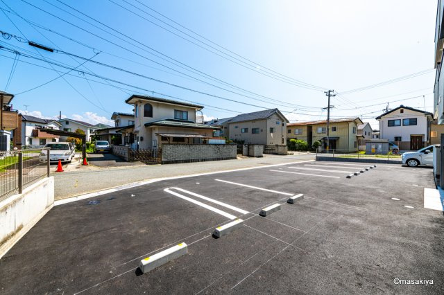 Lemon grass　(レモングラス)の駐車場