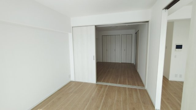 【洋室】 | サーパス西古松Ⅰ | 南