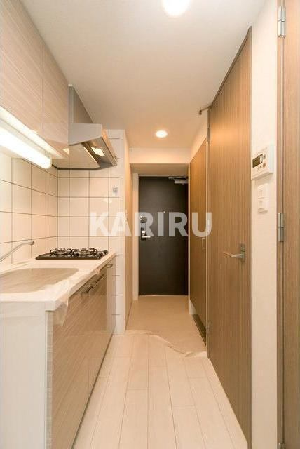 エスリード新大阪ヴェルデの玄関