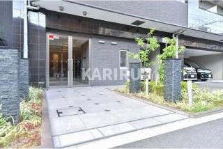 エスリード新大阪ヴェルデのエントランス