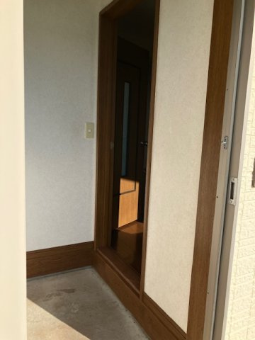 フォーラム東洋C棟の玄関|落ち着いた玄関です