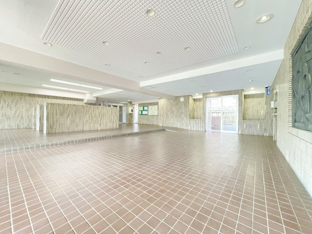 綾瀬グランドハイツのエントランス