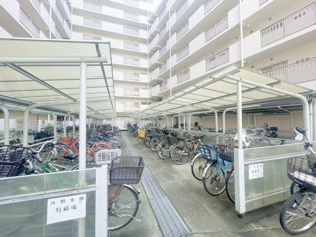 綾瀬グランドハイツの駐輪場