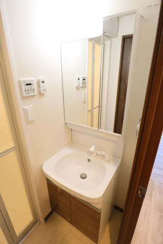 大阪市城東区野江３丁目の賃貸マンションの洗面所