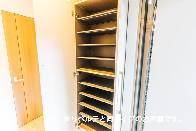 プチジャルダンの収納|収納のためのスペースです