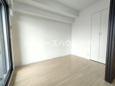 【寝室】 | レジデンスエアポート  | ※同タイプの写真となり、実際のお部屋とは異なる場合があります