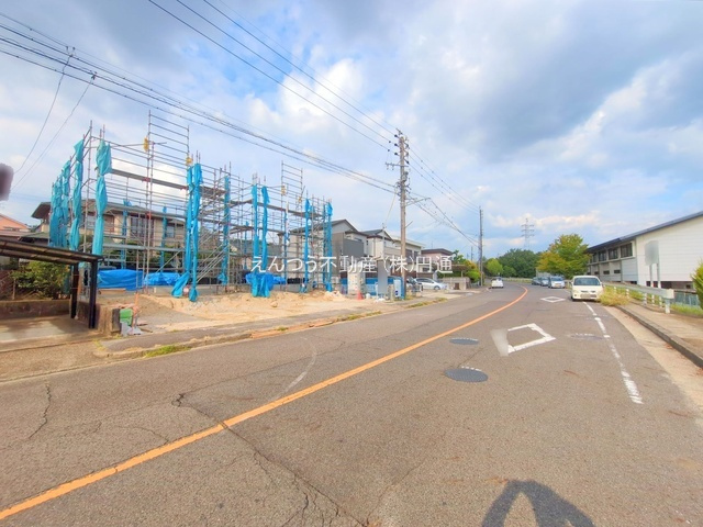 ハートフルタウン萩山台5期の前面道路含む現地写真