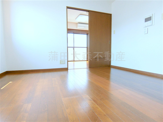 メインステージ大森本町の居間・リビング