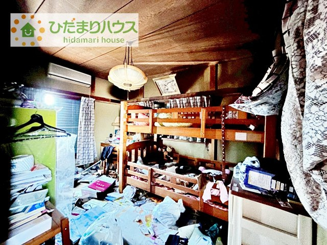 【寝室】 | 筑西市幸町1丁目　中古戸建 | 大きなベッドを置いても余裕の広さの主寝室♪