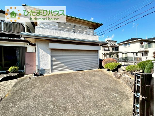 【駐車場】 | 筑西市幸町1丁目　中古戸建 | マイホームなら駐車場代がかかりません！しかも、自宅の駐車場で洗車ができます！今までコイン洗車に行っていた手間も省けて、節約にもつながります(^^♪