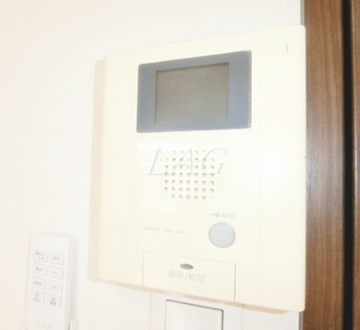 【セキュリティ】 | レット・イット・ビー | モニター付きインターホンです。