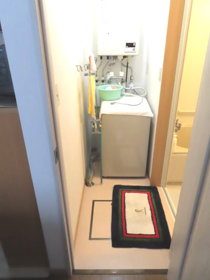 【脱衣所】 | 北見市南仲町３丁目５番５号　平家建中古売家外土地１筆 | ボイラー・洗濯機