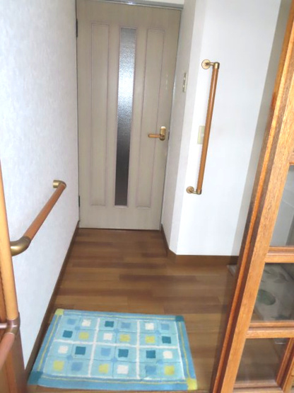 【玄関】 | 北見市南仲町３丁目５番５号　平家建中古売家外土地１筆 | ホール