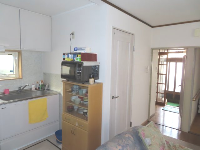 【居間・リビング】 | 北見市南仲町３丁目５番５号　平家建中古売家外土地１筆