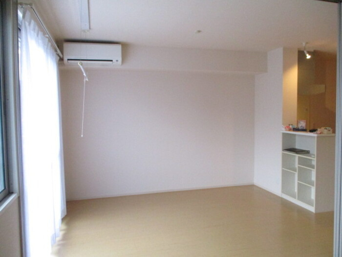 アヴリルの居間・リビング|ゆったりとした居間です