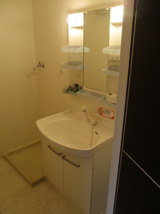 アヴリルの独立洗面台|独立洗面台で身支度をすべて済ませてしまいましょう