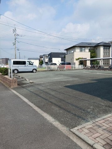 エンゼルコートⅡの駐車場|駐車場完備です