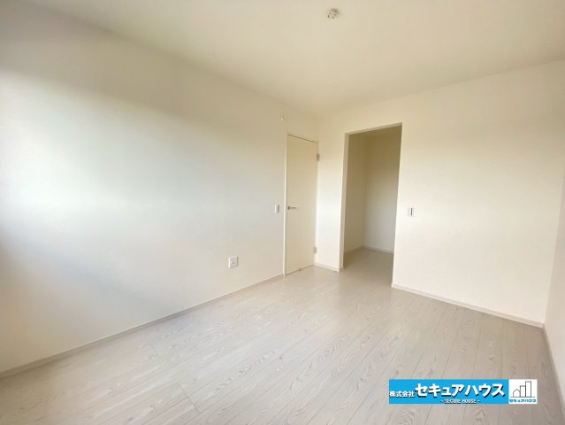 【今からご案内可能】刈谷市泉田町大久屋　全2棟の洋室|【洋室】
◆お子様のお部屋や主寝室、来客時の宿泊室、趣味のお部屋としてもご利用いただけます♪