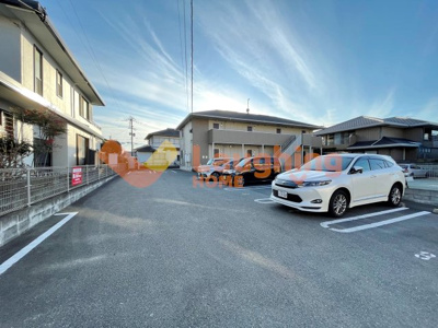 【駐車場】 | SUNLIVELY | 駐車場です